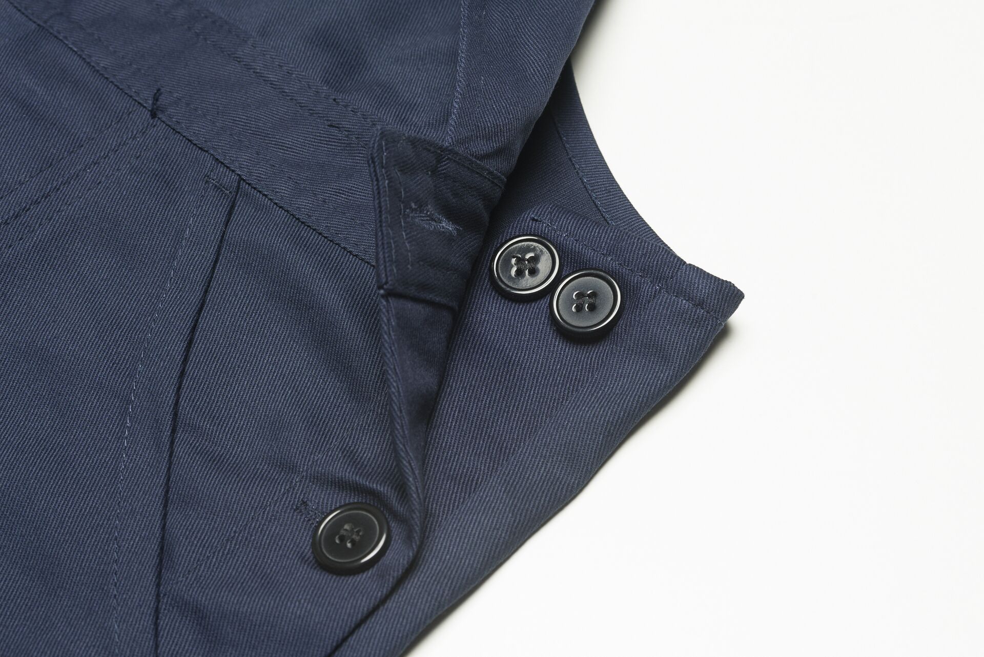 BW270_Latzhose_Detail3.jpg
